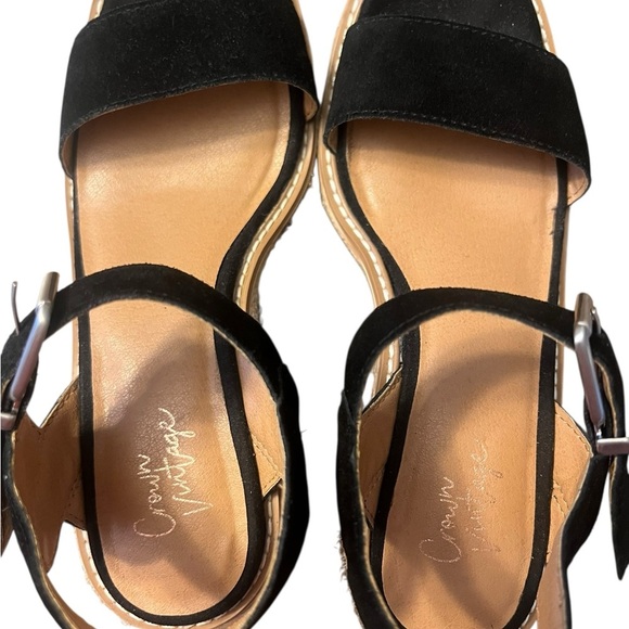 Crown Vintage Black and Tan Platform Wedge Sandals - Picture 7 of 10